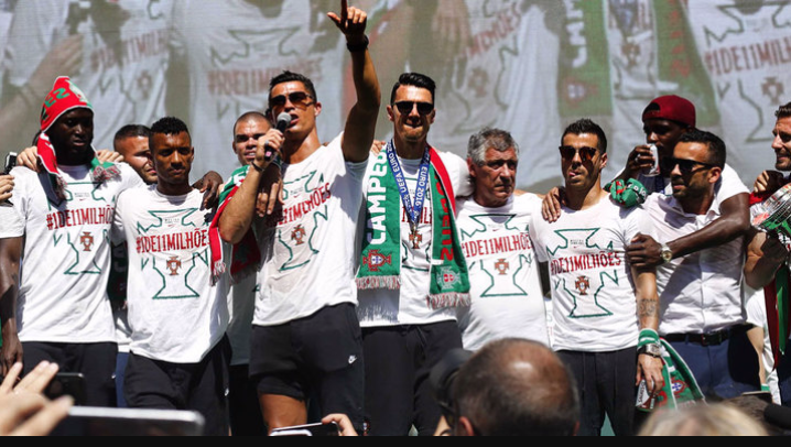 رونالدو قهرمانی پرتغال را به مهاجران تقدیم کرد